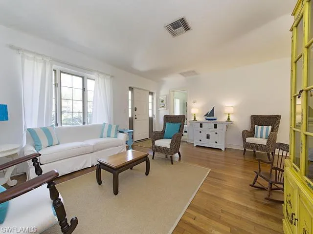 116 3rd St N, Naples, Florida 34102