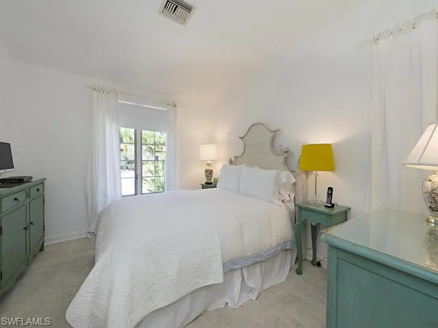 116 3rd St N, Naples, Florida 34102
