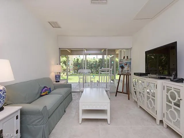 116 3rd St N, Naples, Florida 34102