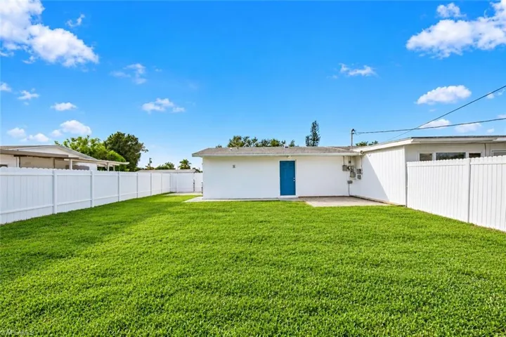 1117 Vineyard St, Lehigh Acres, Florida 33936