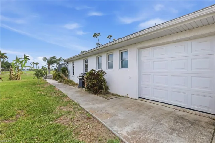 1022 Sw 18th Ter, Cape Coral, Florida 33991
