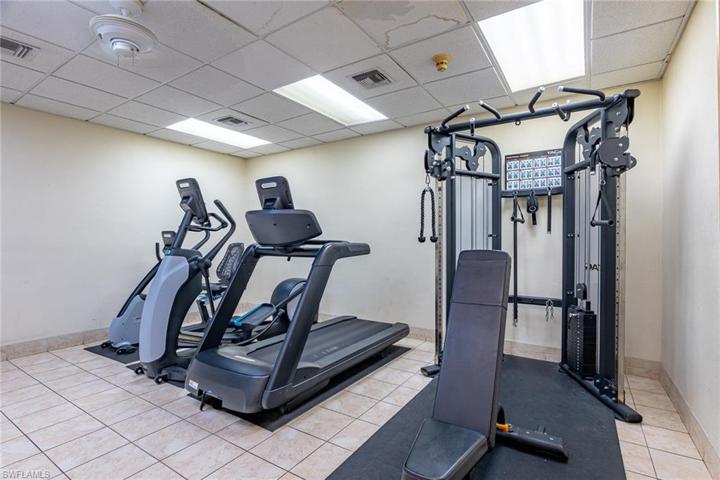 3321  Olympic  DR, NAPLES, FL 34105