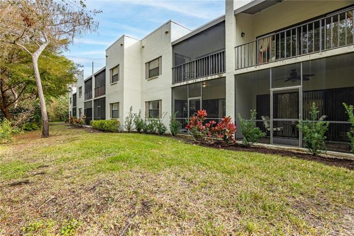 3321  Olympic  DR, NAPLES, FL 34105