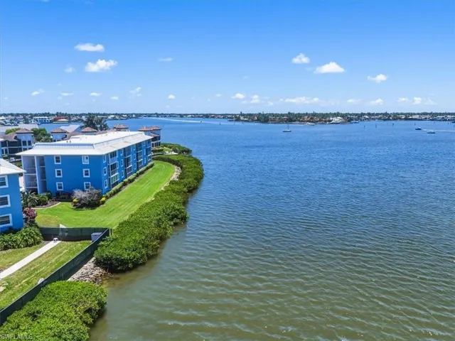 1280 Blue Point Ave C30, Naples, Florida 34102