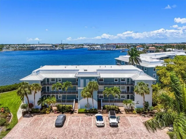1280 Blue Point Ave C30, Naples, Florida 34102