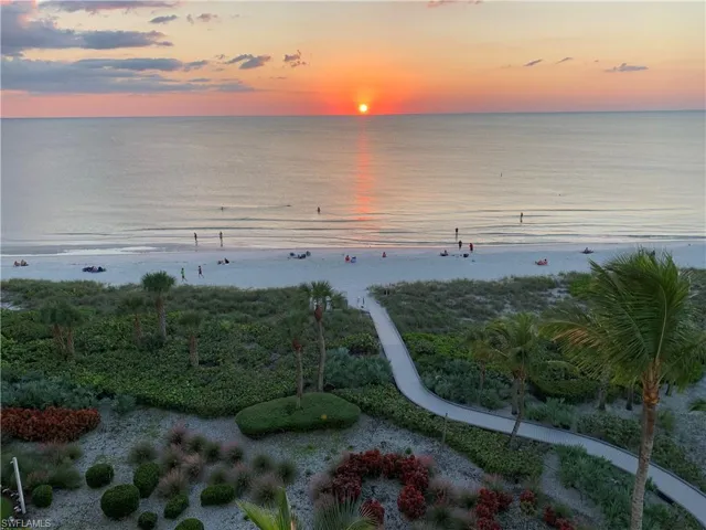 3200 Gulf Shore Blvd N 308, Naples, Florida 34103