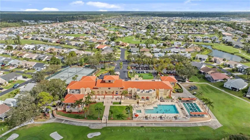 Aerial view of clubhouse and amenities