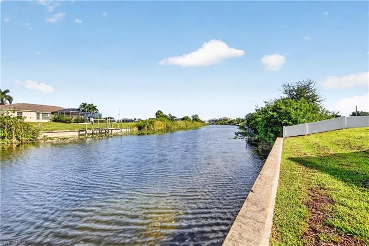 2 Nw 29th Pl, Cape Coral, Florida 33993