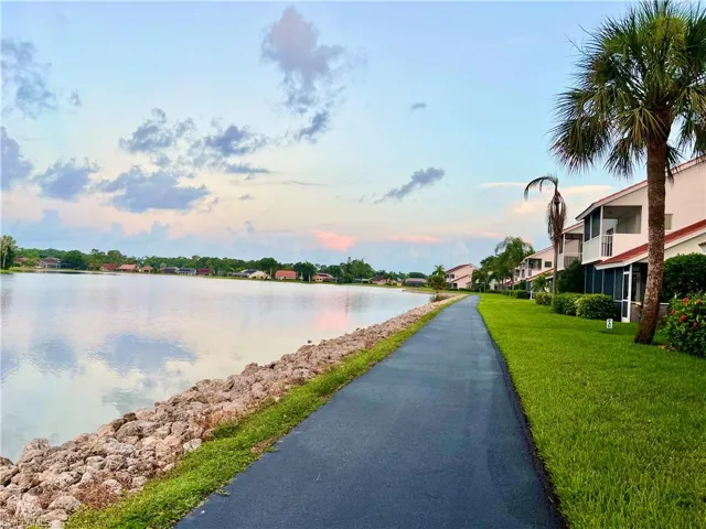 Walking/biking path around large lakes