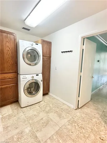 688 Valley Dr, Bonita Springs, Florida 34134