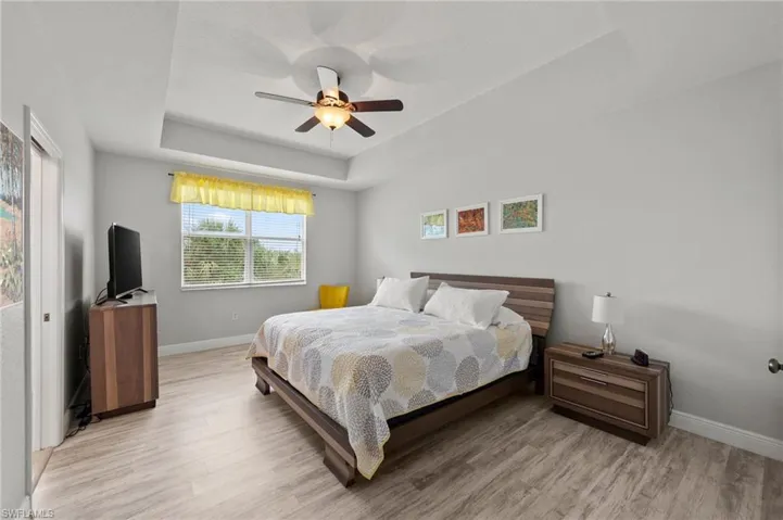 2nd floor Master Bedroom with en-suite Bath
