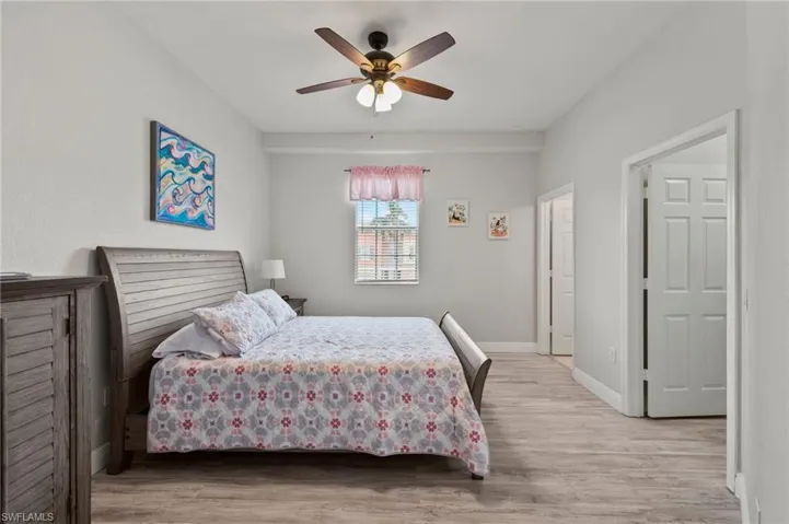 Guest Bedroom with en-suite Bath