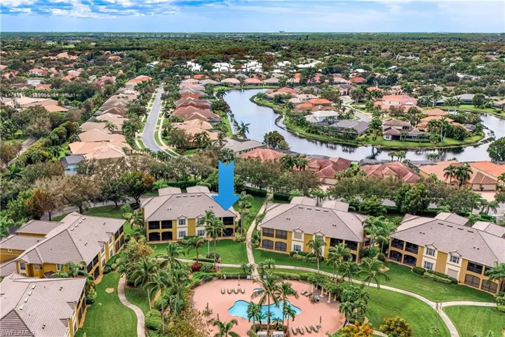 5001  Maxwell  CIR, Naples, FL 34105