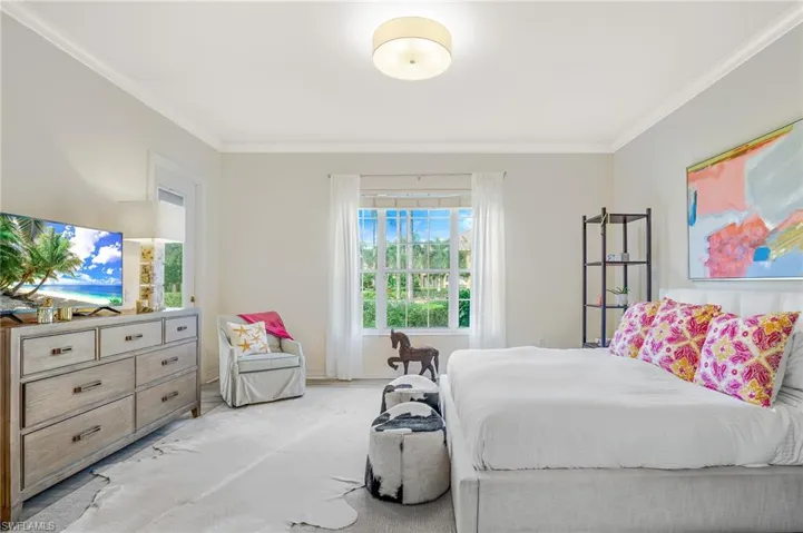5001  Maxwell  CIR, Naples, FL 34105