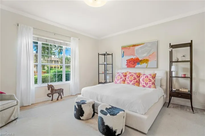 5001  Maxwell  CIR, Naples, FL 34105