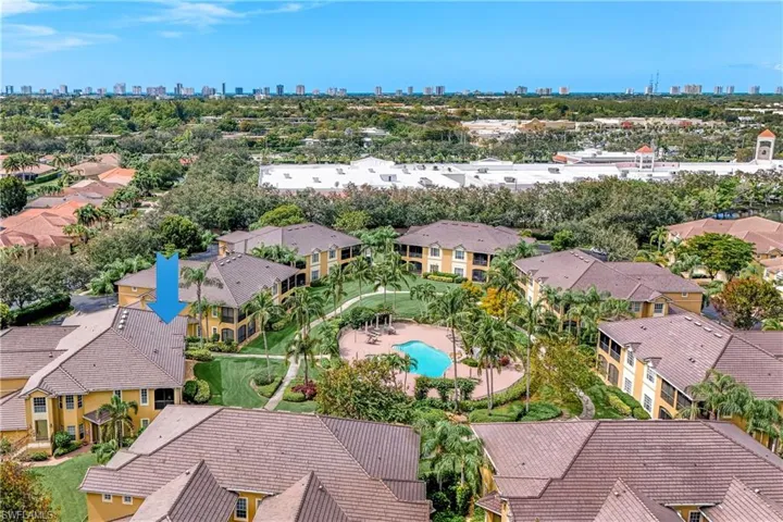 5001  Maxwell  CIR, Naples, FL 34105