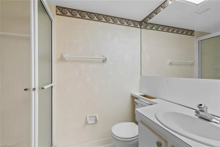 21 High Point Cir E # 409, Naples Fl 34103