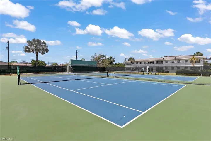 21 High Point Cir E # 409, Naples Fl 34103