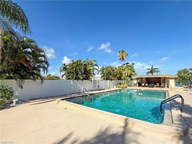 2264 Winkler Ave 107, Fort Myers, Florida 33901