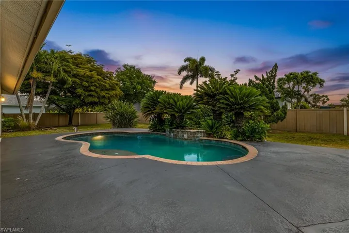 4011 SW 16th  PL, Cape Coral, FL 33914