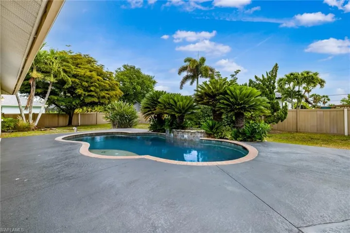 4011 SW 16th  PL, Cape Coral, FL 33914