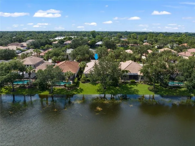 Incredible rear lakeview