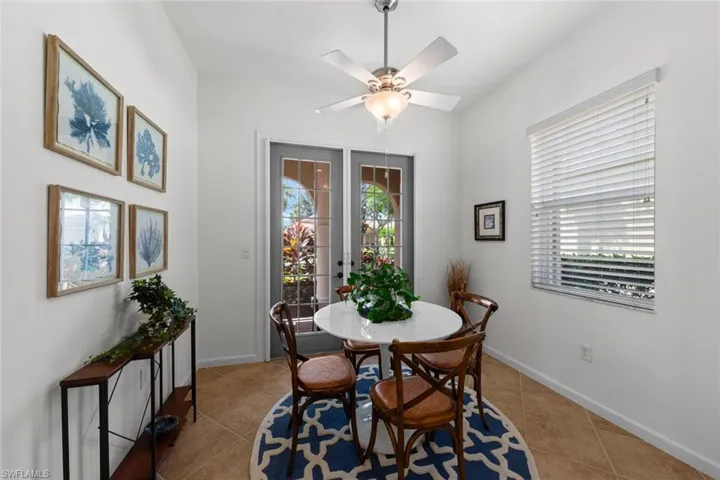 Lovely kitchen nook with doors to the front patio