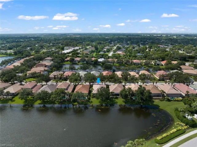 Incredible rear lakeview