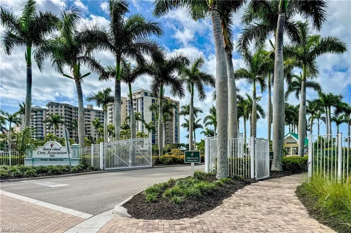 Entrance to Residents Beach Marco Island