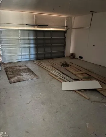 Oversized 2 car garage
