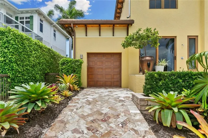 Garage door in back leading to dock