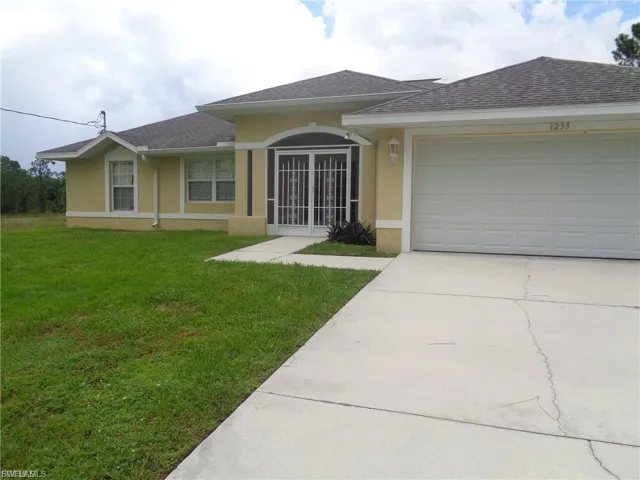 1235  Cloplon E ST, Lehigh Acres, FL 33974