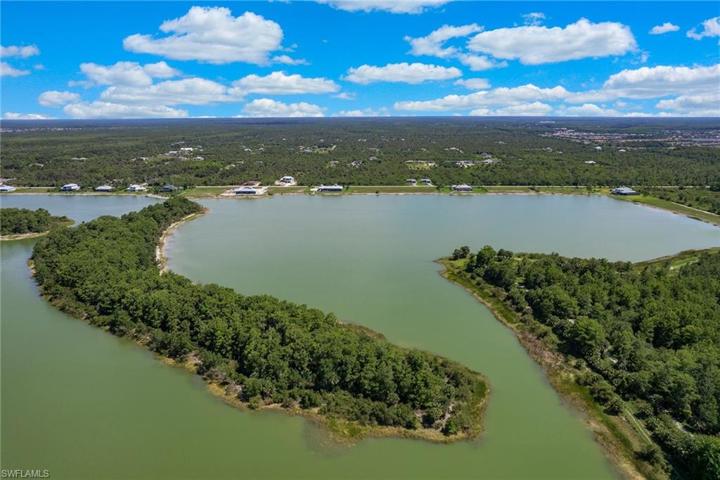 515 Shady Hollow BLVD W, NAPLES FL 34120