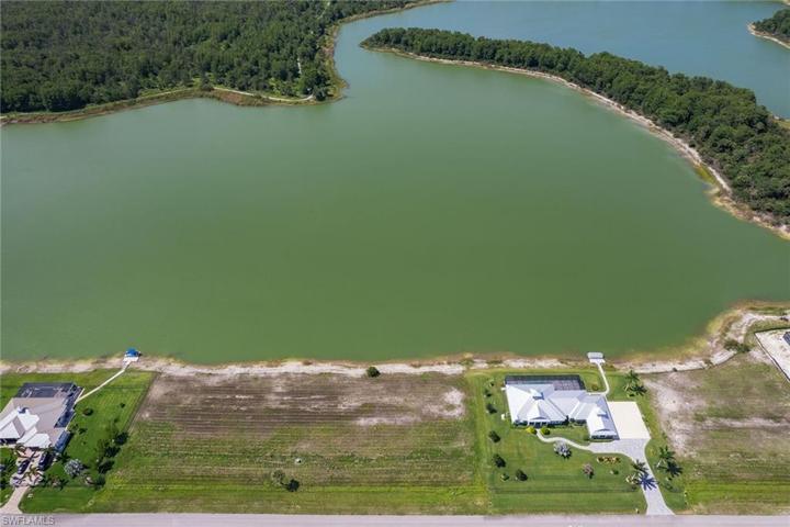 515 Shady Hollow BLVD W, NAPLES FL 34120