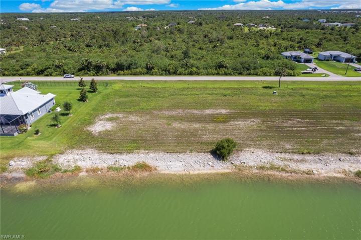 515 Shady Hollow BLVD W, NAPLES FL 34120