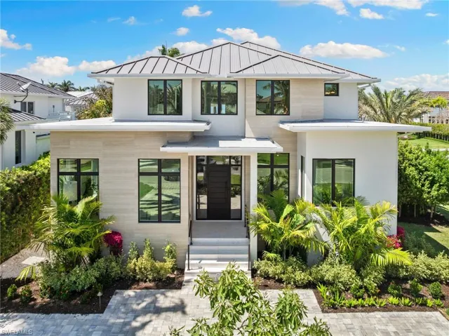 581 14th Ave S, Naples, Florida 34102