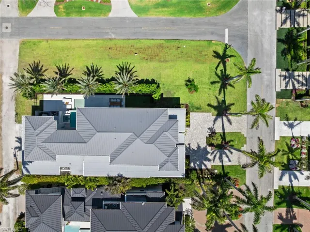 581 14th Ave S, Naples, Florida 34102
