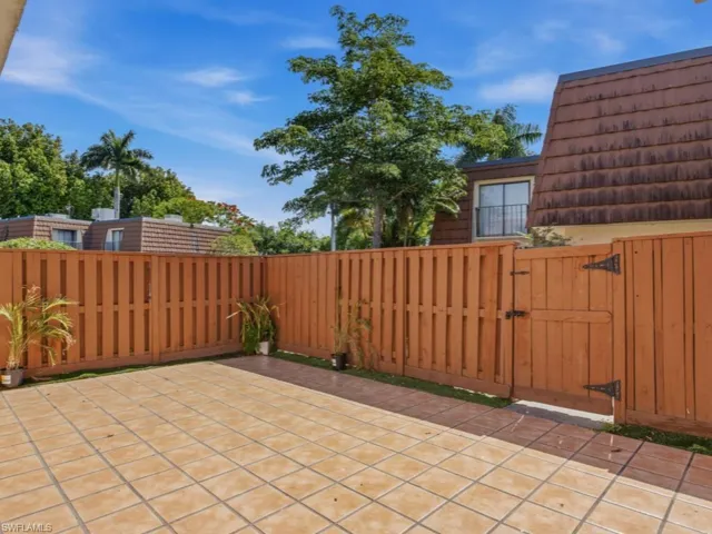 5247 Cedarbend Dr 2, Fort Myers, Florida 33919