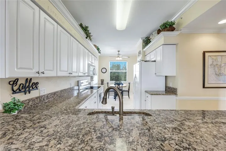 Kitchen / Breakfast Nook