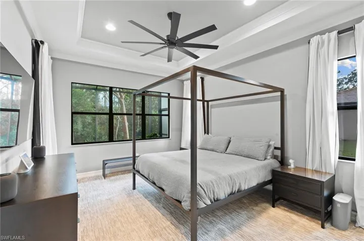 9240  Glenforest  DR, Naples, FL 34120