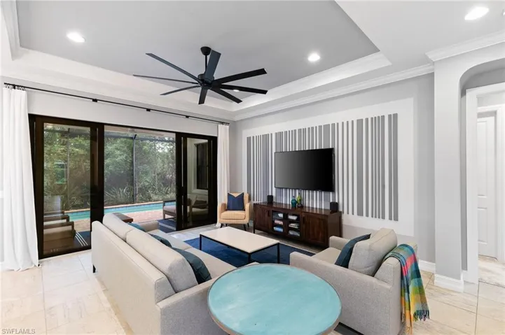 9240  Glenforest  DR, Naples, FL 34120