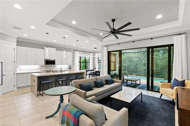 9240  Glenforest  DR, Naples, FL 34120