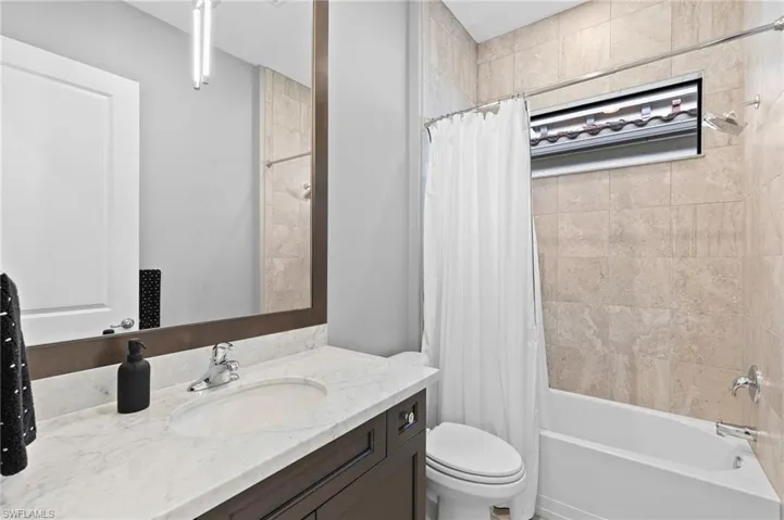 9240  Glenforest  DR, Naples, FL 34120