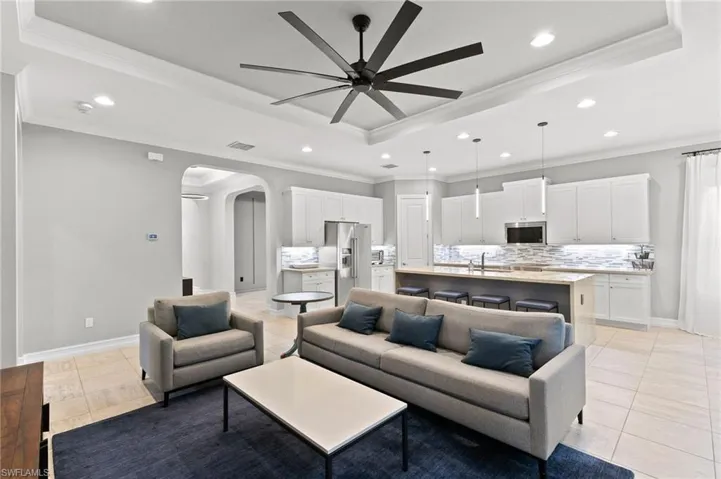 9240  Glenforest  DR, Naples, FL 34120