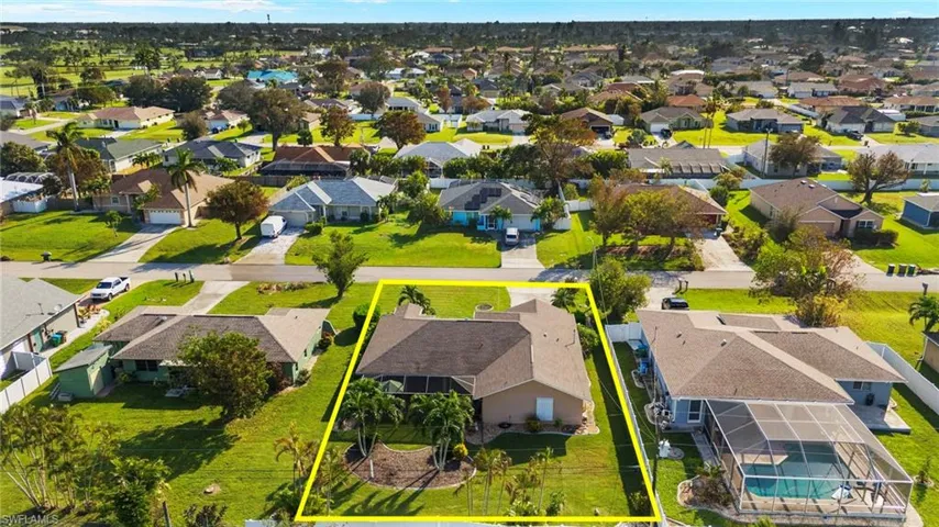 2136 SW 14th  PL, Cape Coral, FL 33991