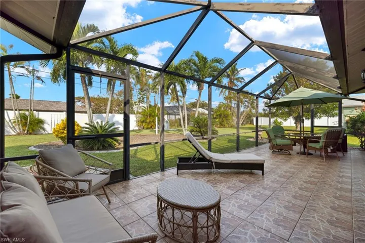 2136 SW 14th  PL, Cape Coral, FL 33991