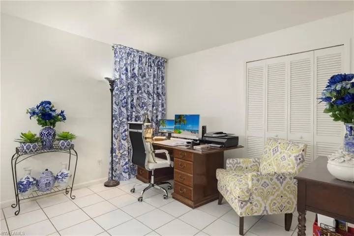 2136 SW 14th  PL, Cape Coral, FL 33991