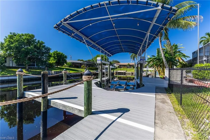 1626 Se 11th Ter, Cape Coral, Florida 33990