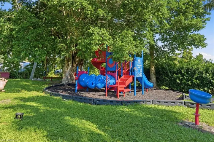 8931 Andover St, Fort Myers, Florida 33907