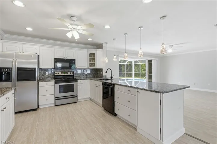 8931 Andover St, Fort Myers, Florida 33907